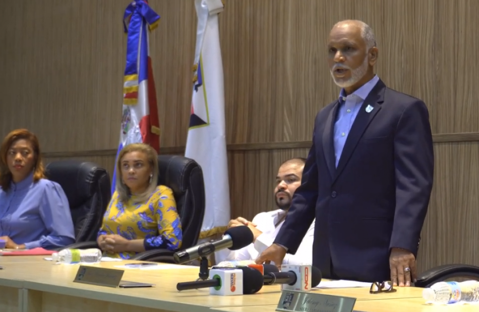 Corrupci&oacute;n contra Manuel Jim&eacute;nez, Jos&eacute; Ram&oacute;n J. y Evelyn se enfrentan en la sala capitular de la SDE