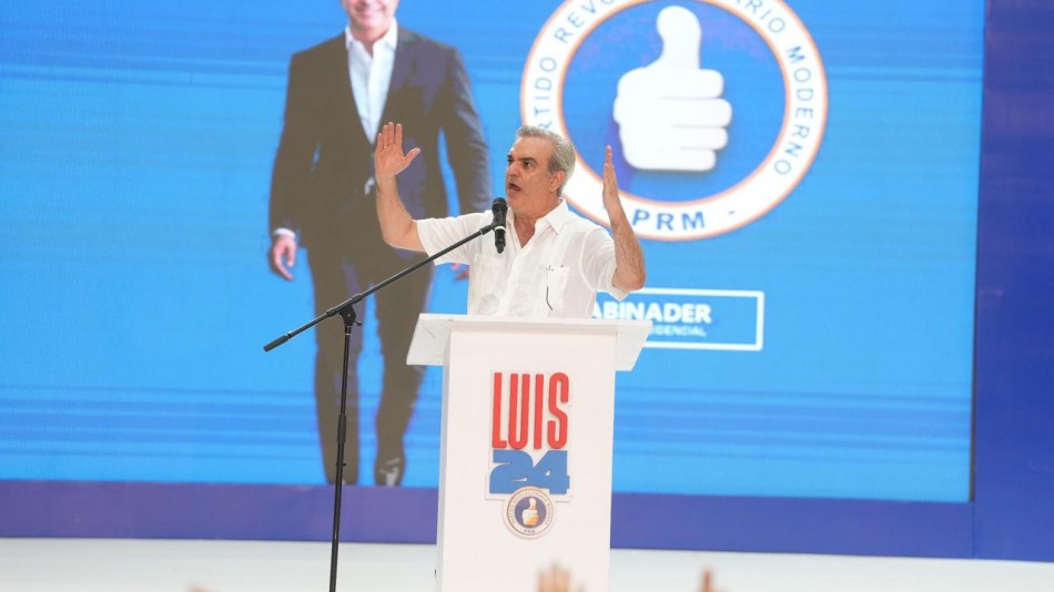 Abinader en San Pedro dice que “no van a volver” los que quebraron las zonas francas