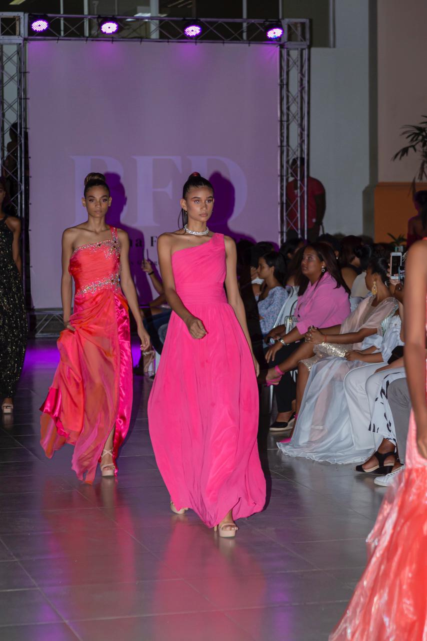 Concluye con &eacute;xito "Barahona Fashion Day " a cargo de Georgina Garc&iacute;a