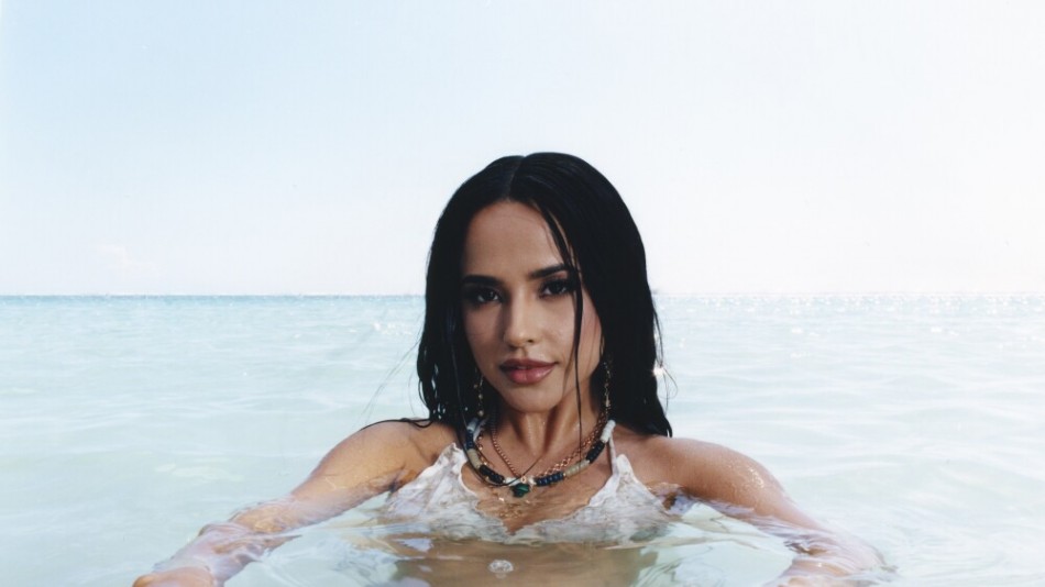 Becky G publicar&aacute; el pr&oacute;ximo 28 de septiembre su nuevo &aacute;lbum, "Esquinas"