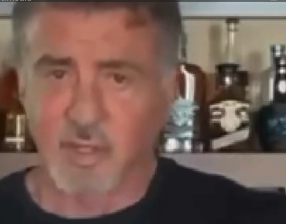 Sylvester Stallone  da emotiva despedida a Carl Weathers