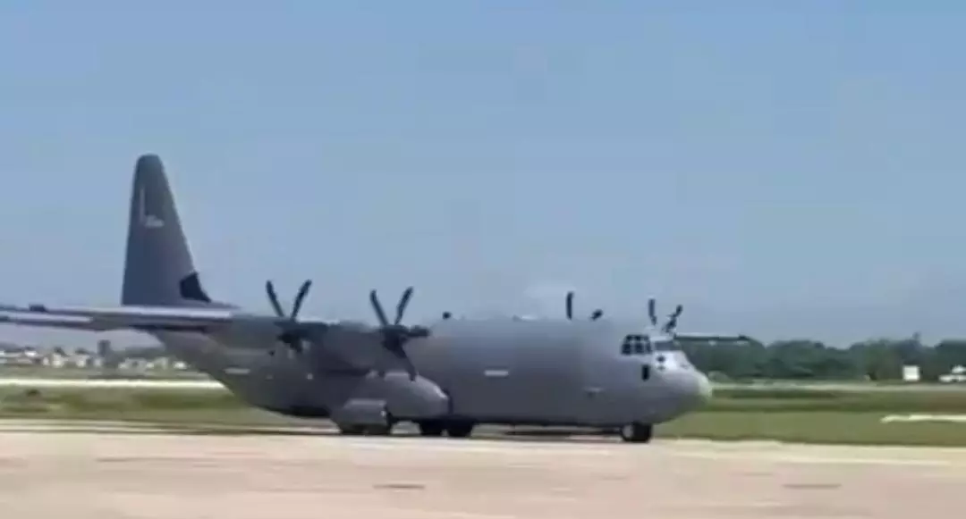 Avi&oacute;n del ej&eacute;rcito de Estados Unidos aterriza en Hait&iacute; antes del anuncio de instalaci&oacute;n de un nuevo consejo