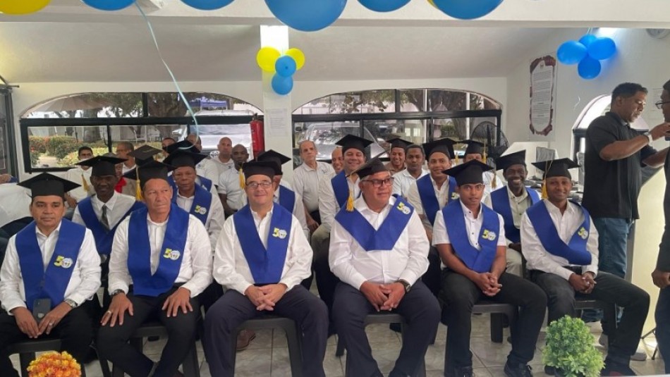 Residentes en tratamiento del Hogar Crea Dominicano son graduados en cocina doméstica