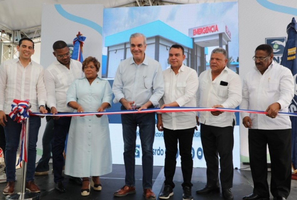 Presidente Abinader deja en funcionamiento &aacute;reas remozadas y ampliadas del Hospital Municipal La Victoria