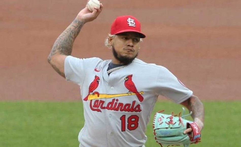 Red Sox despiden al lanzador Carlos Martínez