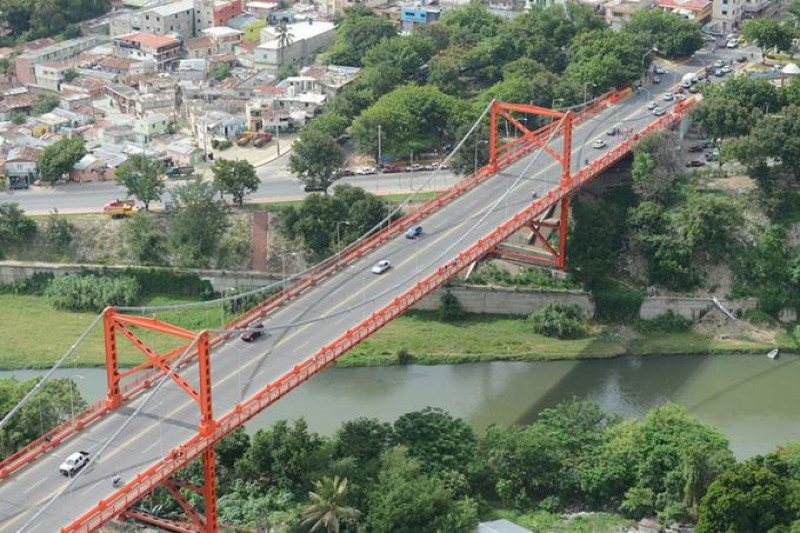 El Gobierno necesita evaluar varias obras en Santiago