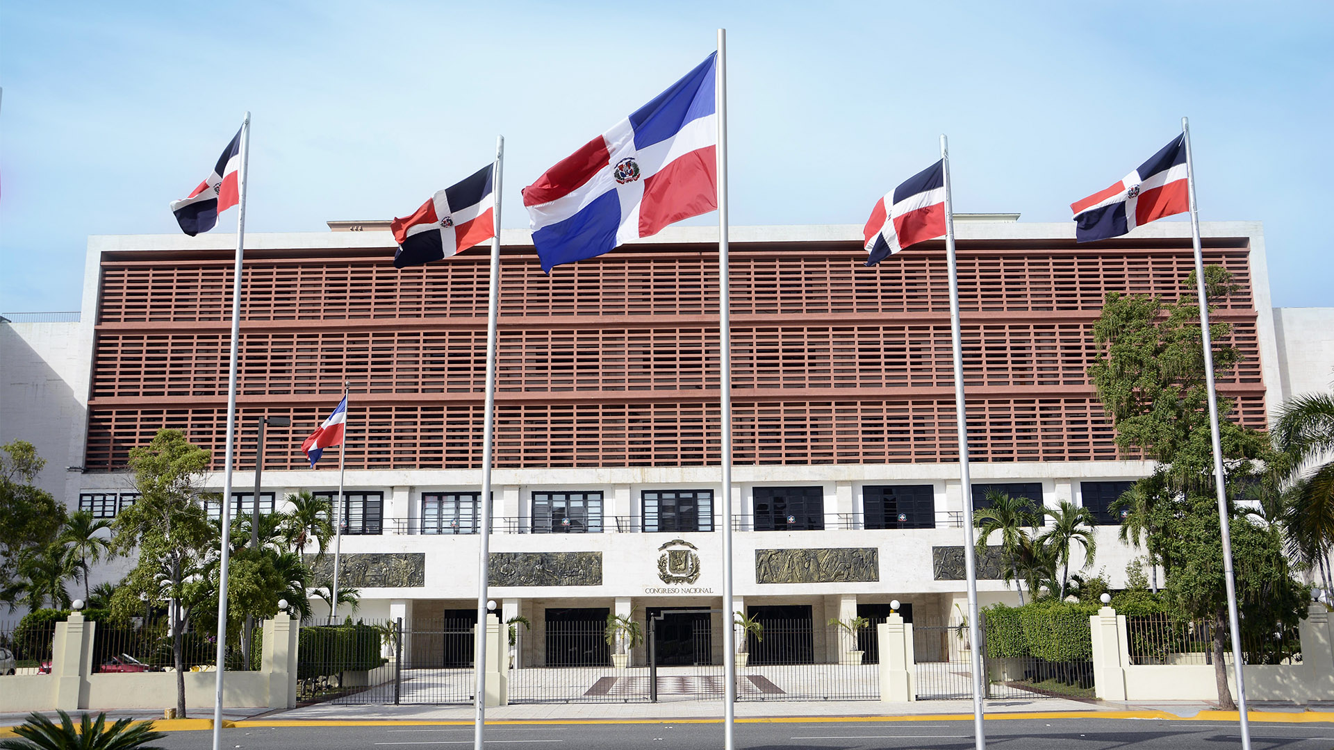 Falta de cupo en las escuelas enfrenta a legisladores de la oposici&oacute;n y del oficialismo
