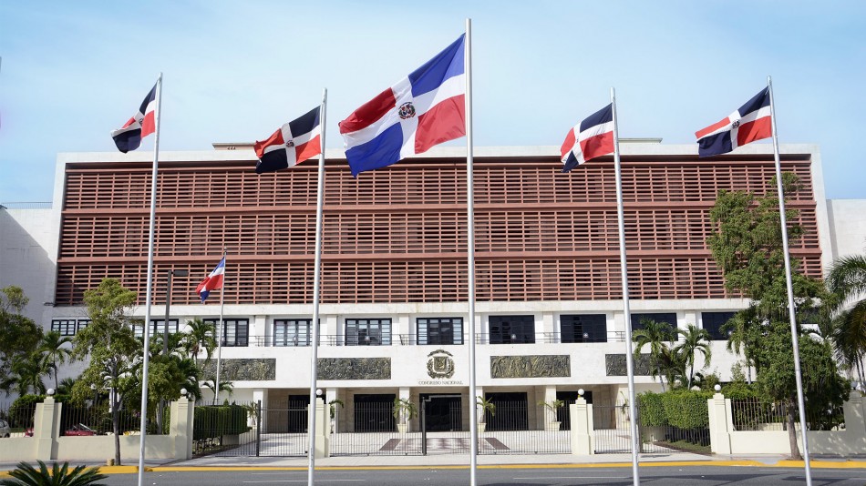 Falta de cupo en las escuelas enfrenta a legisladores de la oposici&oacute;n y del oficialismo