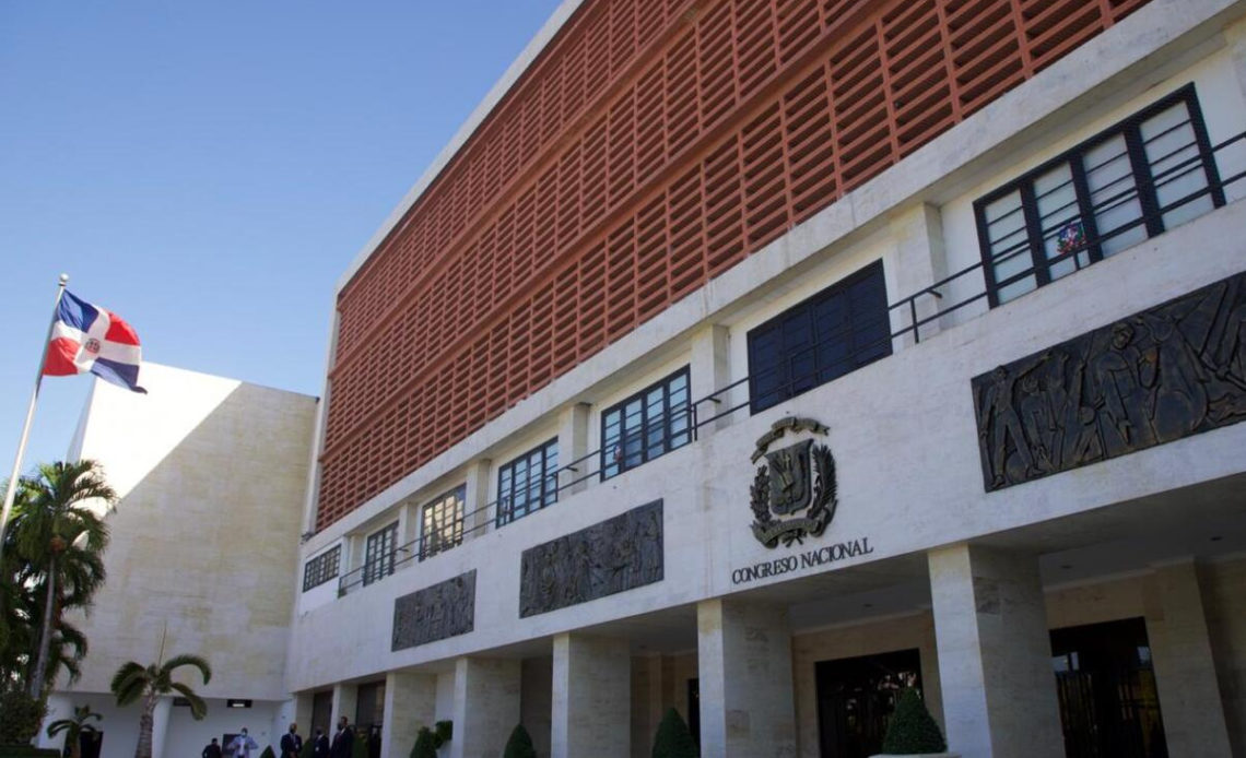 Decisi&oacute;n PLD sobre alianza genera debates con legisladores PRM