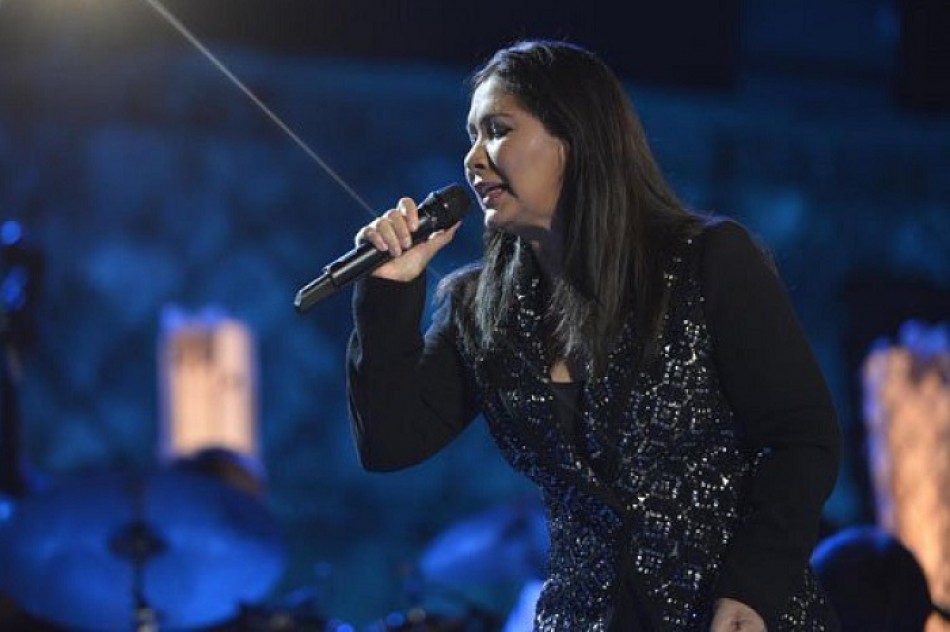 Ana Gabriel re&uacute;ne a miles de fan&aacute;ticos en una noche m&aacute;gica en Santo Domingo