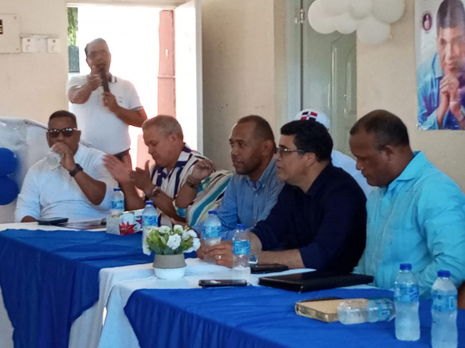 Movimiento Acción Magisterial proclama a Dio Astacio como su candidato Alcalde en SDE.