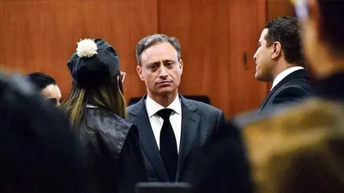 Jean Alain llega a tribunal en busca de que var&iacute;en  medida de coerci&oacute;n