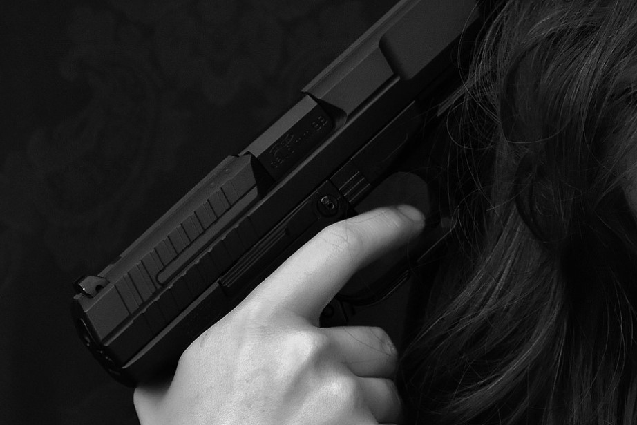 Una joven intenta suicidarse de un disparo en parqueo de un supermercado en el DN