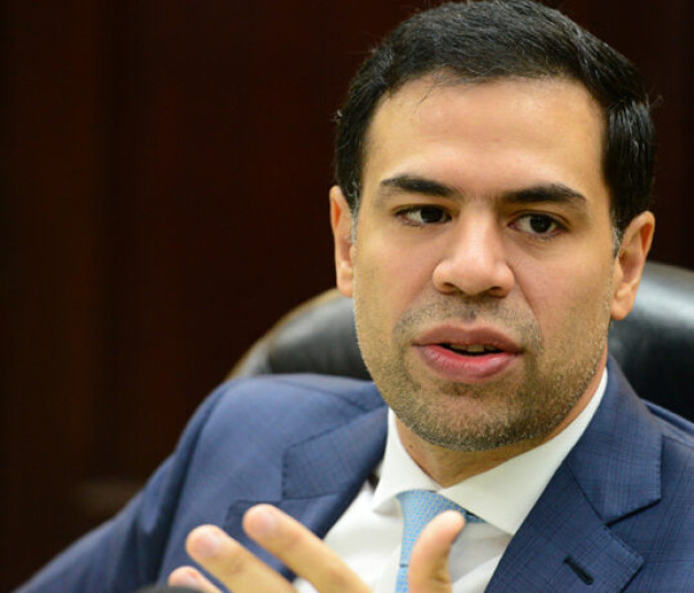 Ministro de Cultura califica de &ldquo;imperdonable&rdquo; cambio al Himno Nacional por LGBT+