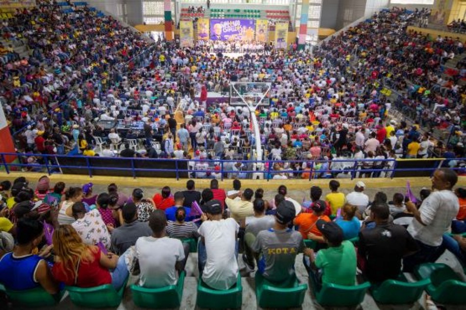 Danilo Medina sugiere apoyar productores para detener hambre