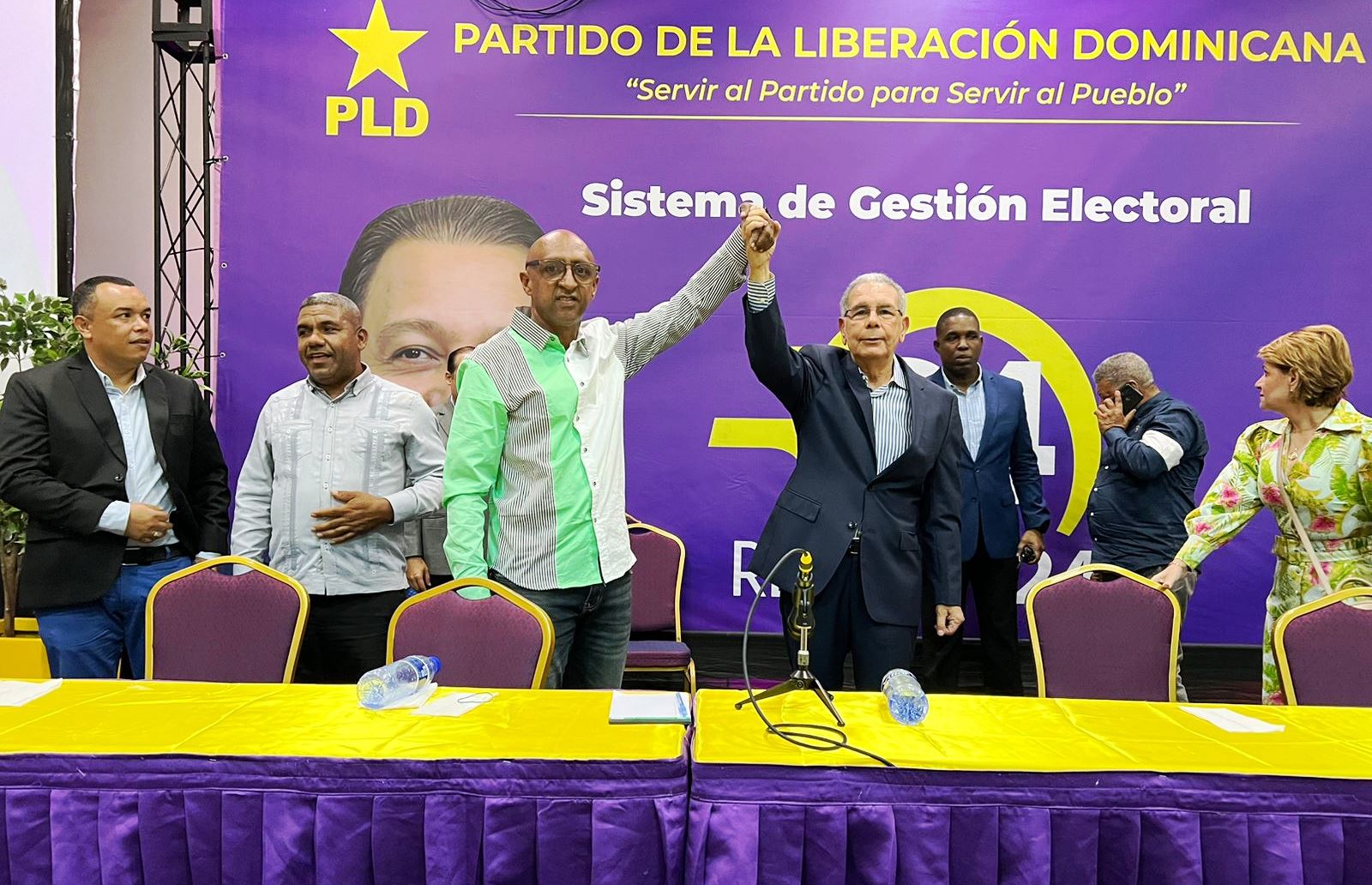 Danilo Medina asegura PLD es una escuela de servidores que piensa en los dominicanos