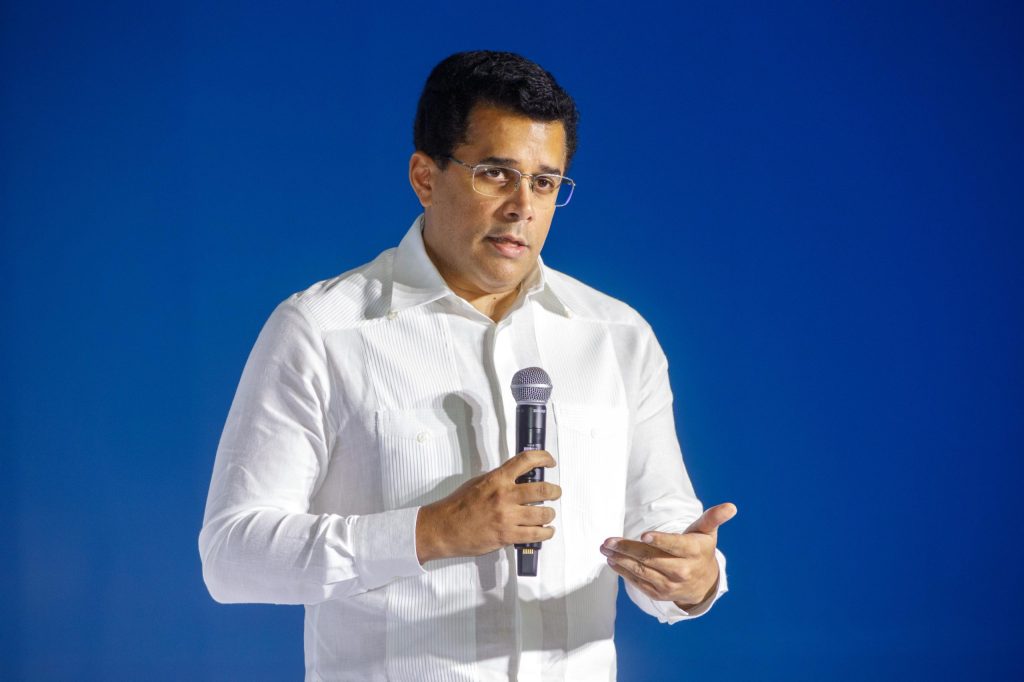David Collado se consolida como principal opción interna del PRM, mientras el partido muestra fortaleza y Abinader mantiene una base para recuperar respaldo