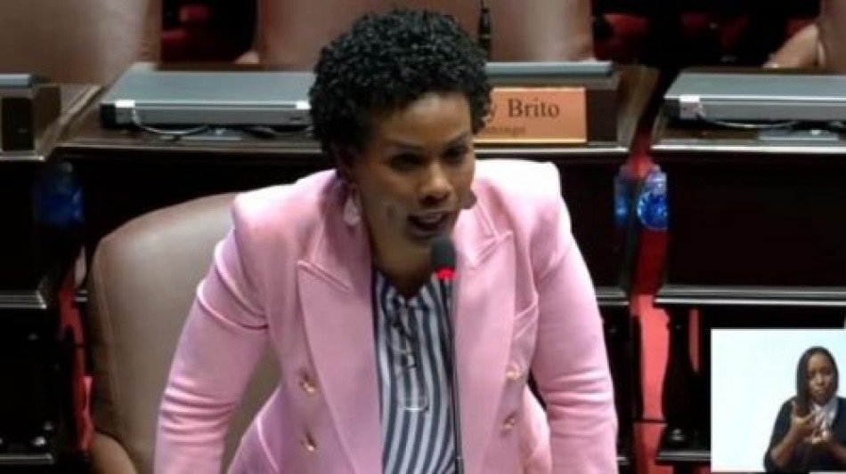 Diputada que renunci&oacute; del PRD en noviembre, ingresa ahora al PLD