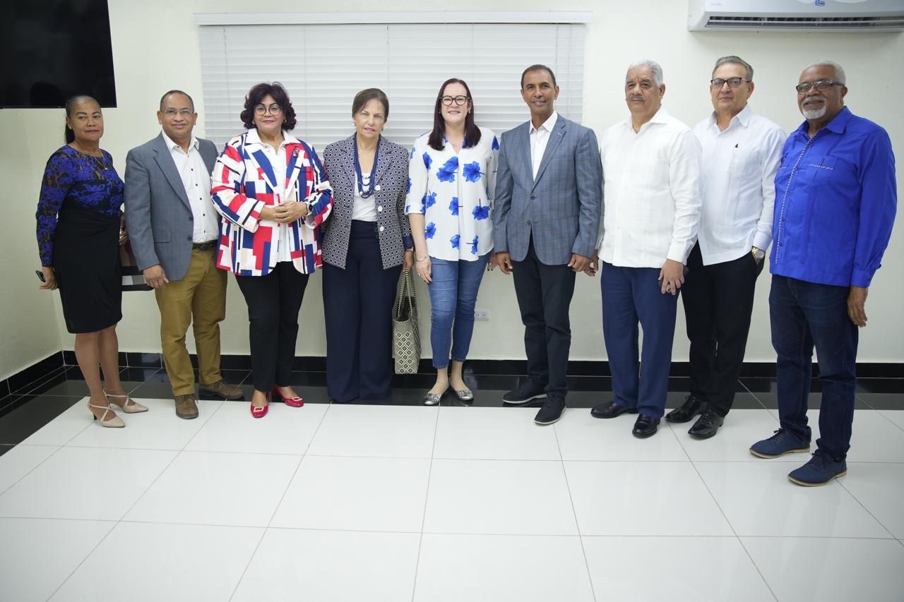 Domingo Contreras y Janet Camilo reciben apoyo del Frente M&eacute;dico del PRD