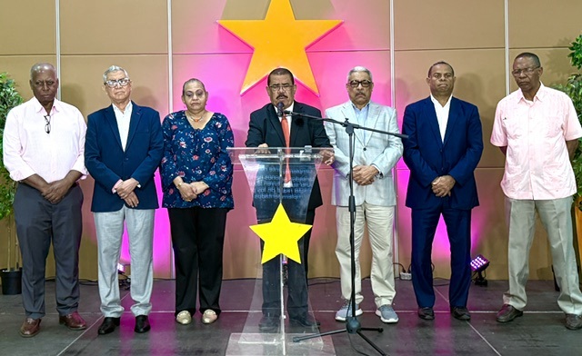 PLD afirma que el costo de la cena navide&ntilde;a supera los 16,800 pesos 