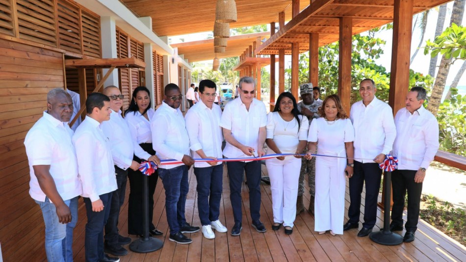 David Collado anuncia inversi&oacute;n $32 millones en la playa Guayacanes