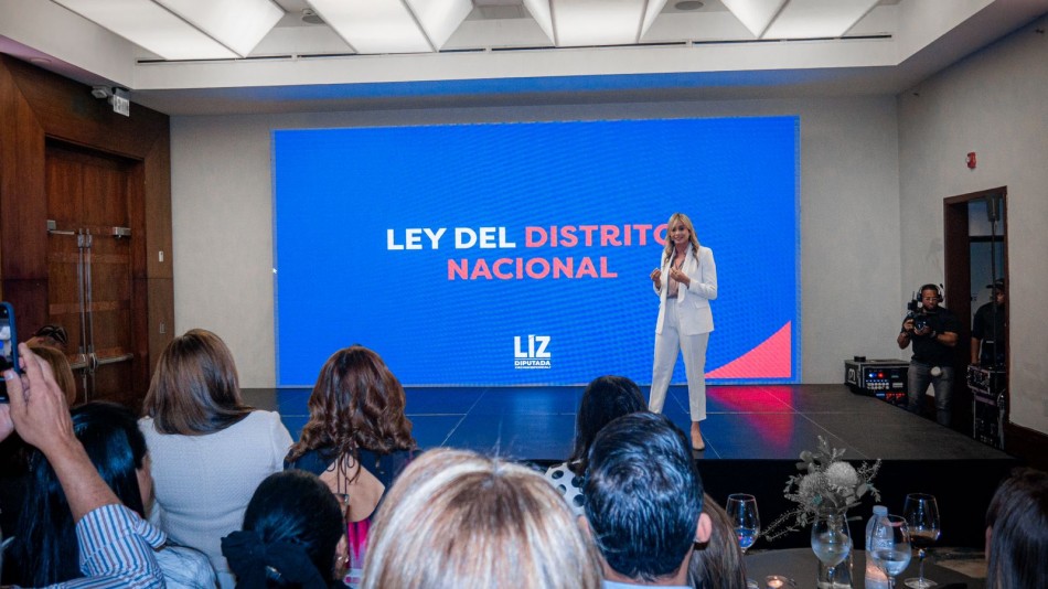 Liz Mieses presenta oficialmente su propuesta de Ley del Distrito Nacional