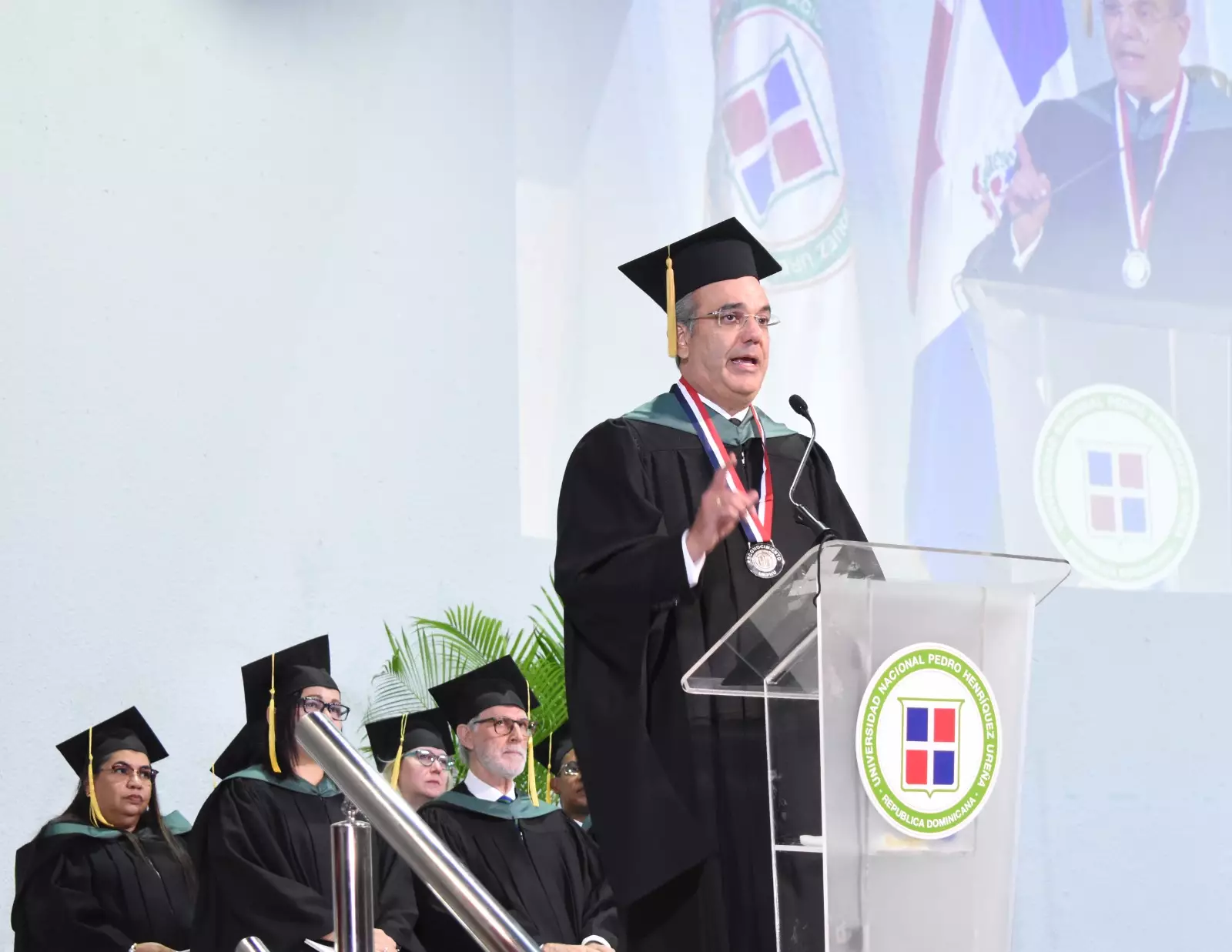 Presidente Abinader recibe Doctorado Honoris Causa