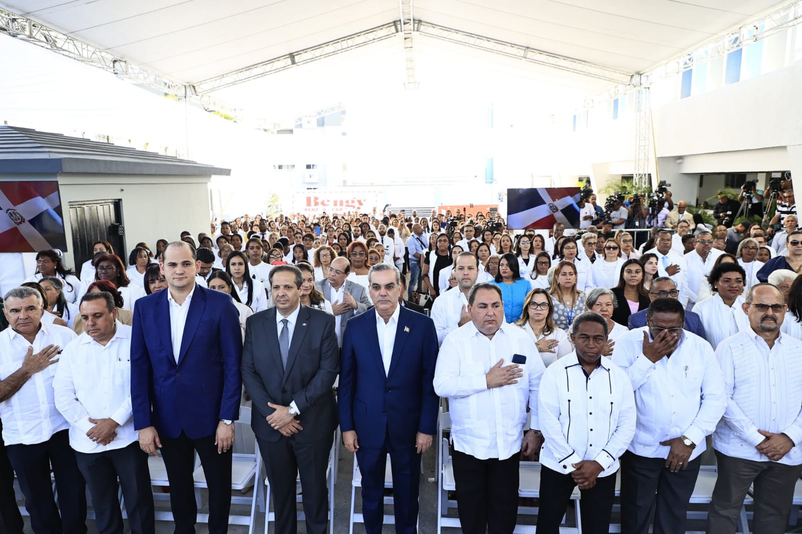 Presidente Abinader entrega el remozado Hospital Materno Dra. Evangelina Rodr&iacute;guez