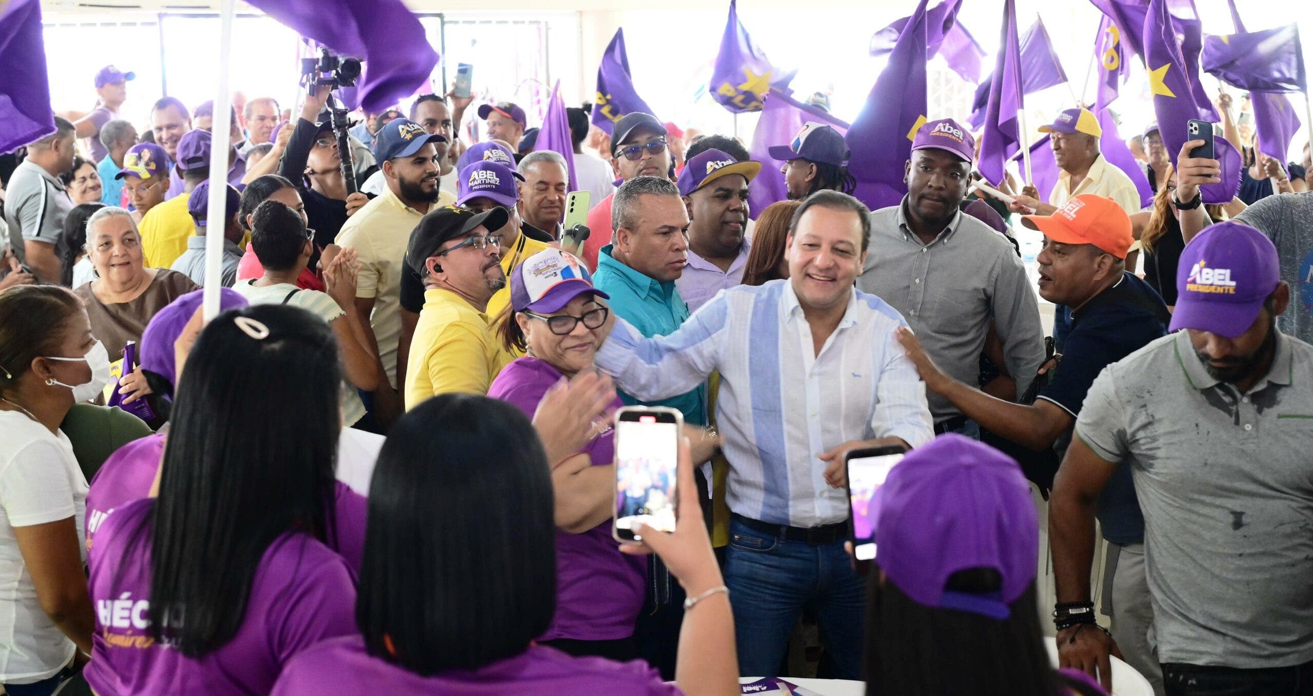 Abel encabezar&aacute; caravana en el Cibao Central