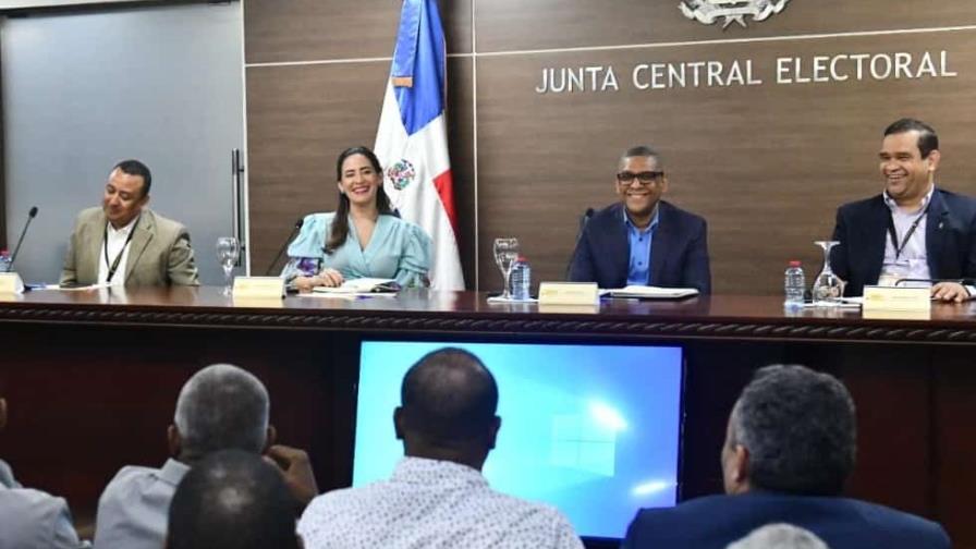 Comienza la coordinaci&oacute;n entre JCE y los partidos para las elecciones de mayo
