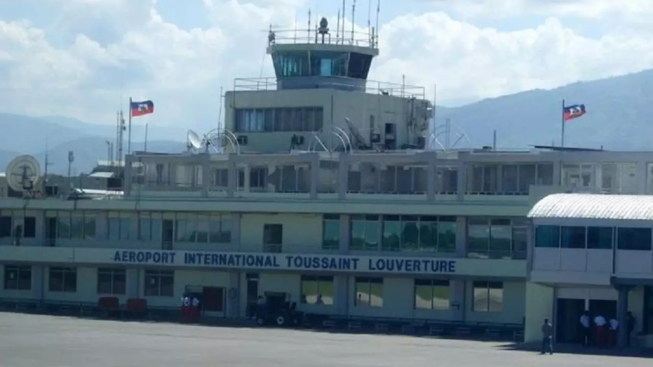 Anuncian la reanudaci&oacute;n de los vuelos comerciales en el aeropuerto de Puerto Pr&iacute;ncipe