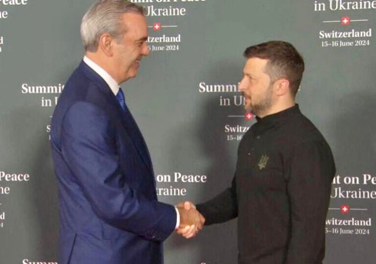 Abinader se re&uacute;ne con su hom&oacute;logo Volod&iacute;mir Zelenski en cumbre, Suiza