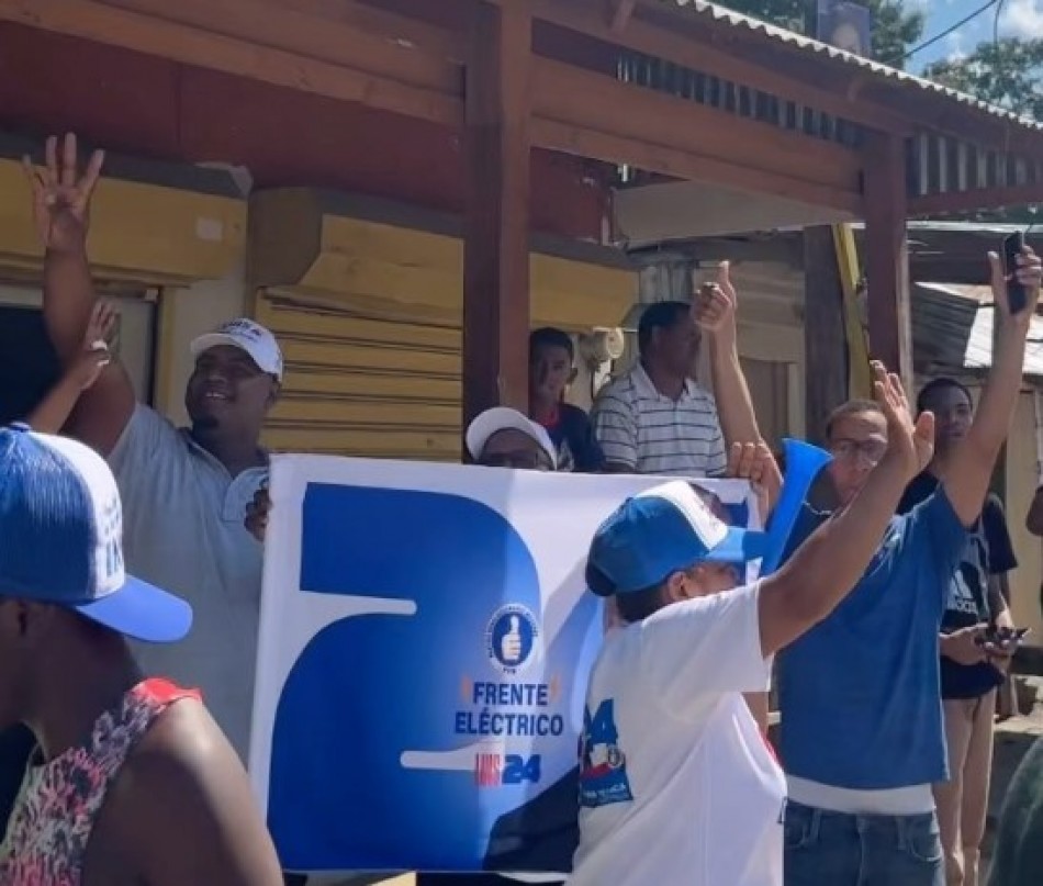 David Collado acompaña al presidente Luis Abinader en la caravana de Dajabón