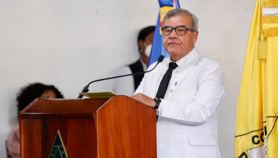 Presidente del CMD dice no hay que alarmarse por centaurus, la nueva subvariante de ómicron