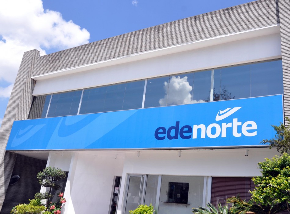 Edenorte capacita bomberos sobre manejo de accidentes eléctricos