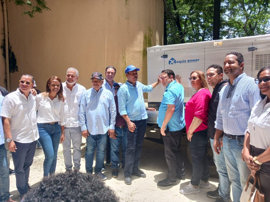 Director de Aduanas entrega planta el&eacute;ctrica al parque Eugenio Marcano en San Crist&oacute;bal