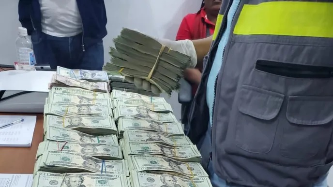 Aduanas decomisa US$879,020 procedentes de Islas Bahamas