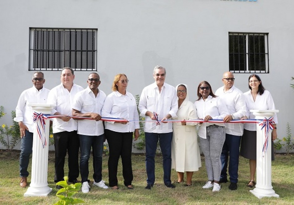 Presidente Luis Abinader entrega obras en Haina y Yaguate, San Crist&oacute;bal