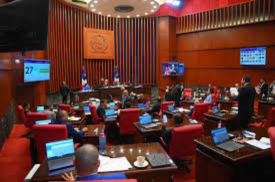 Senadores rechazan vistas p&uacute;blicas para proyecto de Contrataciones P&uacute;blicas