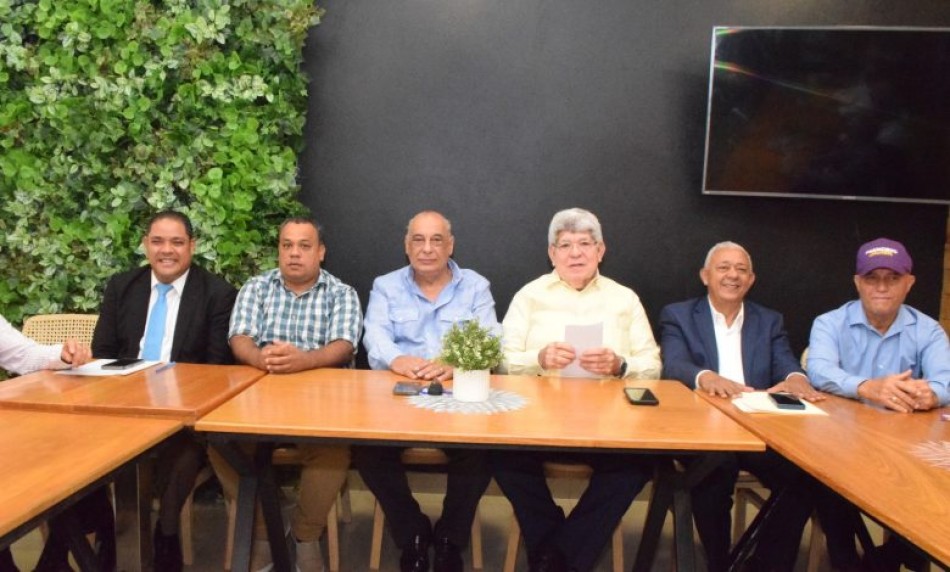 Santiago se prepara para la masiva juramentación del proyecto político de Francisco Javier García