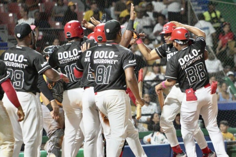 Leones dejan en el terreno a las &Aacute;guilas con dram&aacute;tico jonr&oacute;n de Severino y hit de Lake