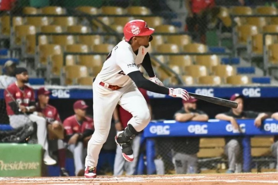 Tercera victoria seguida para los Leones del Escogido 