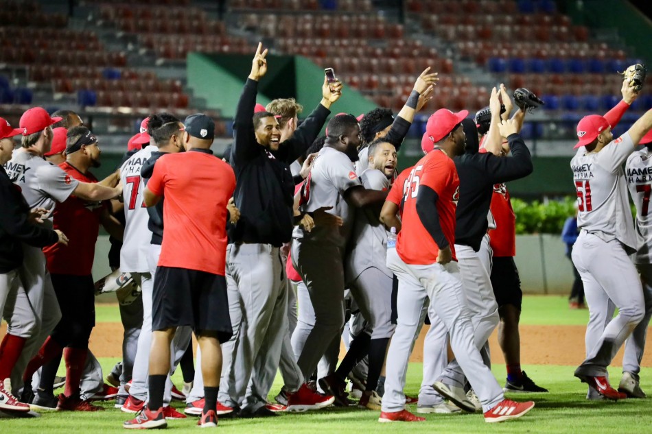 Escogido rompe racha de tres derrotas y clasifica a los juegos del Round Robin 
