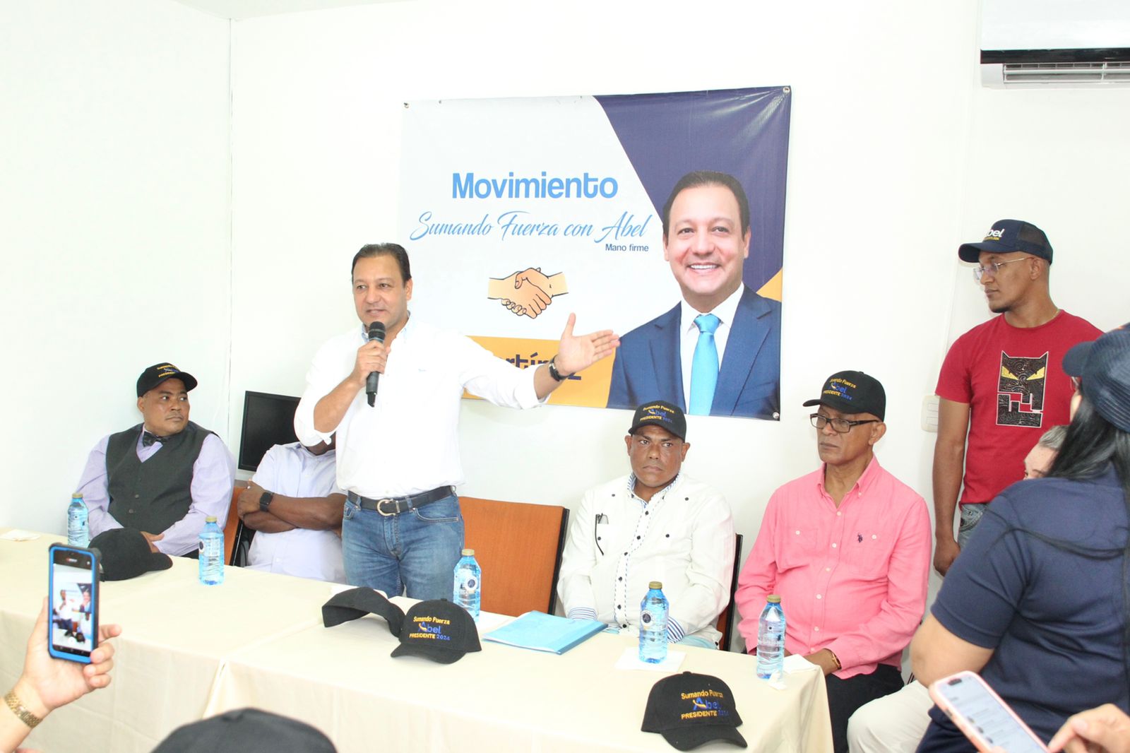 Abel Mart&iacute;nez asegura Gobierno maneja con &laquo;torpeza&raquo; problem&aacute;tica de Hait&iacute;