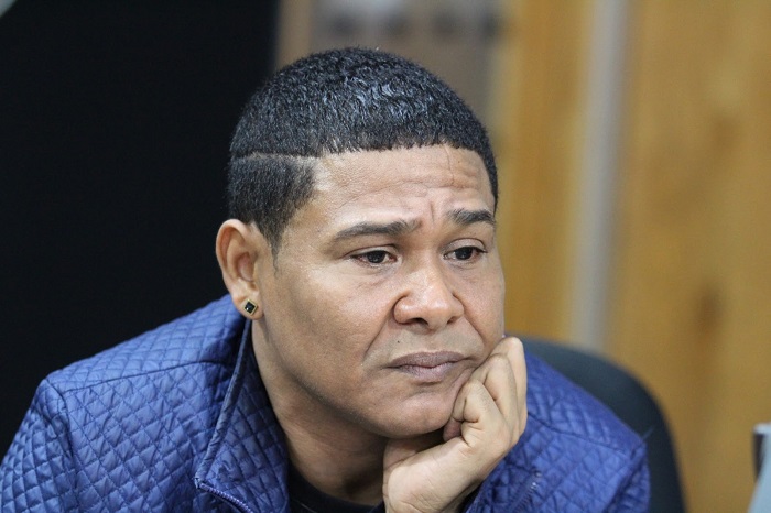 El Jeffrey denuncia que secuestraron y asaltaron a su primo Sandy Manuel