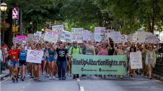 Fiscales de 21 estados de EE.UU. se manifiestan a favor del aborto