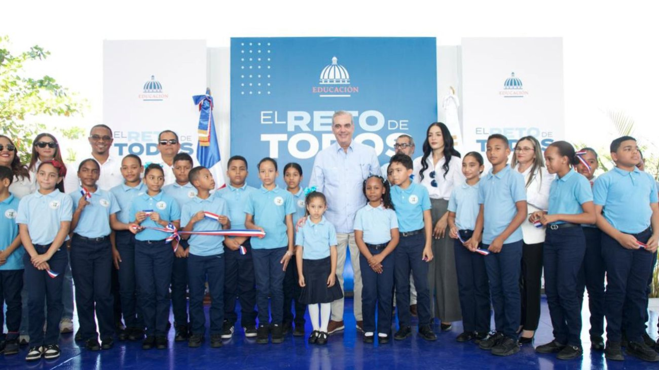 Luis Abinader inaugura techados deportes en Villa Los Almágigos