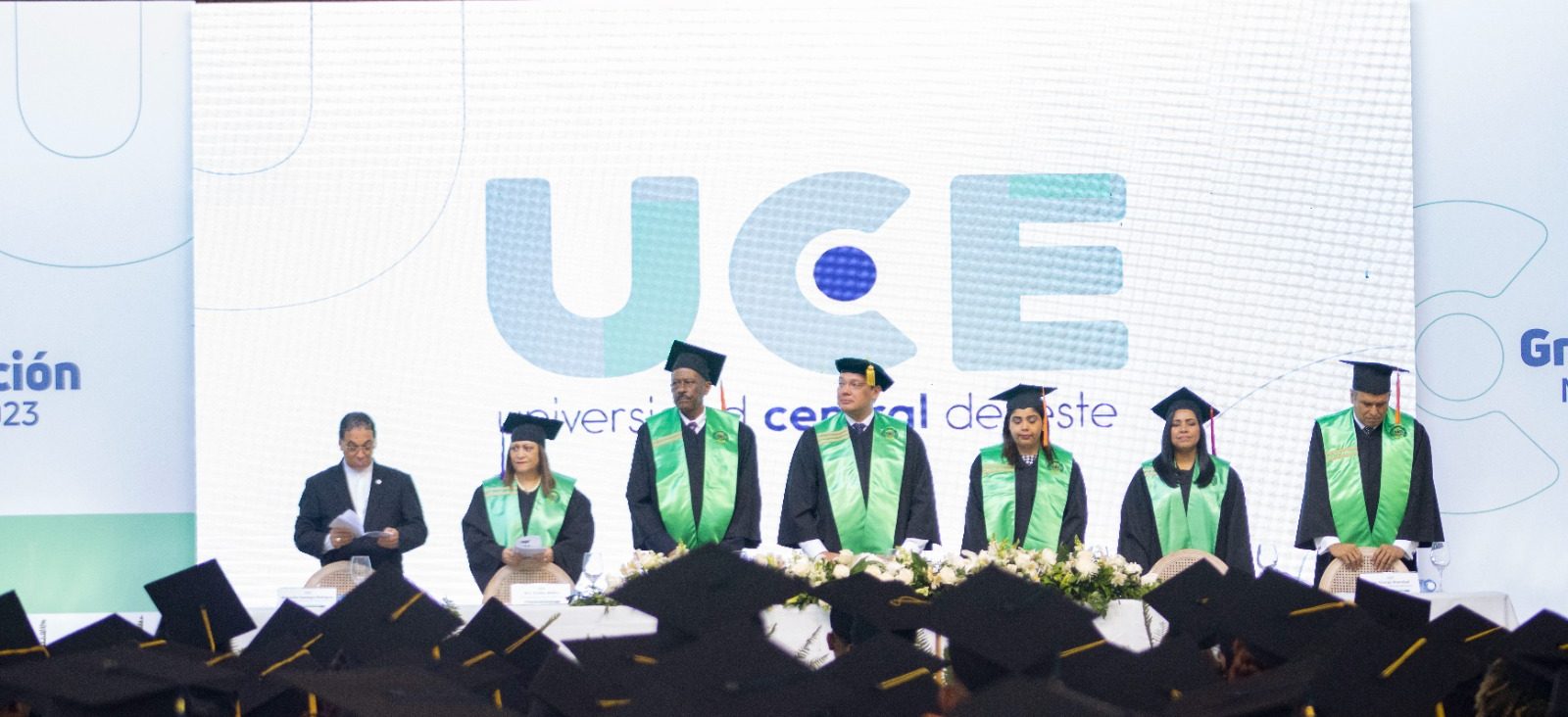 UCE inviste a 316 nuevos profesionales