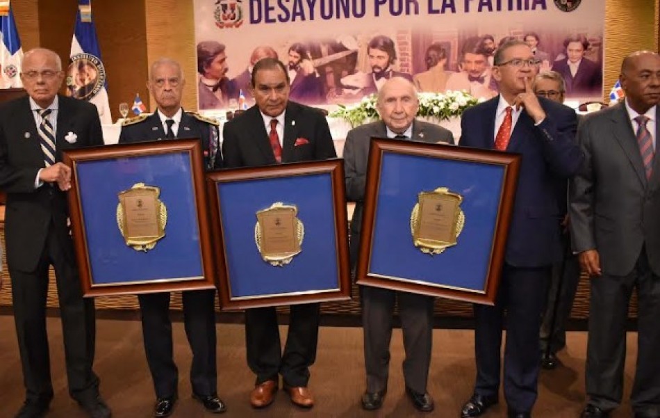 El Instituto Duartiano reconoce instituciones y personalidades