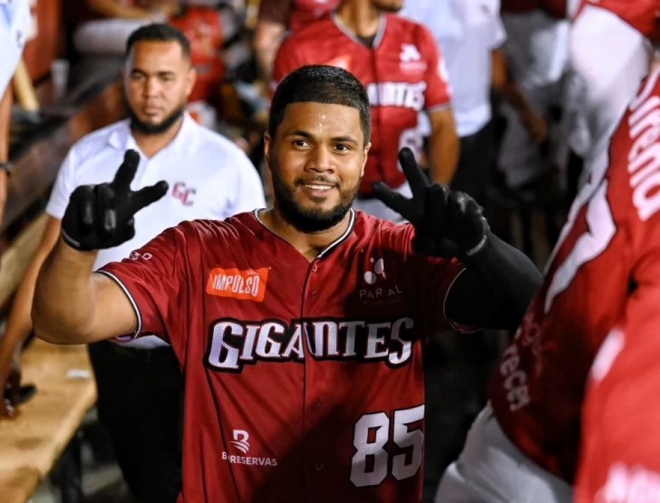 Gigantes mantienen con vida su meta por clasificar; derrotan 9-5 a Tigres